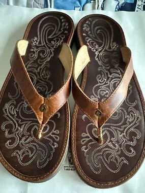 OluKai Paniolo Brown Leather Embroidered Flip Flop Sandals